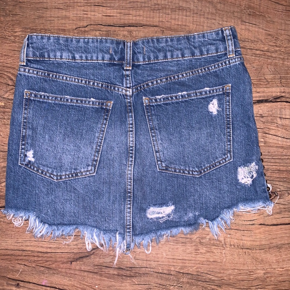 Free People Wild Rose Denim Floral Embroidered Skirt- Size 26 - Picture 2 of 4